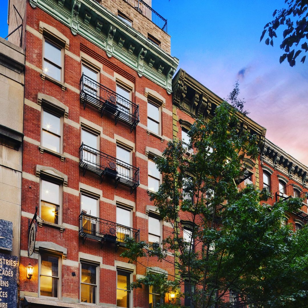 Blue Moon Hotel logo